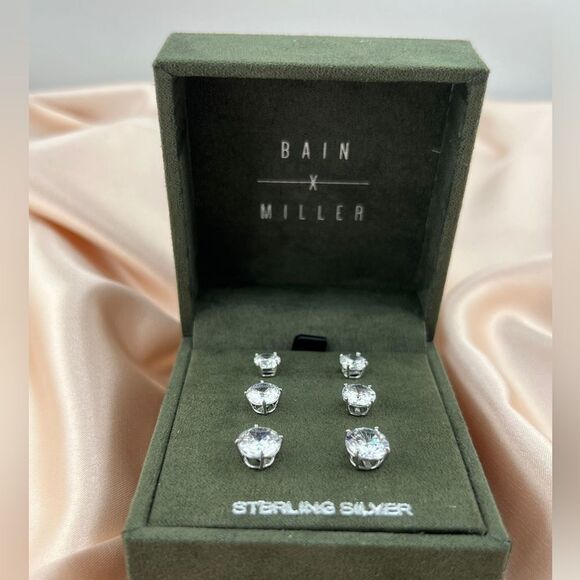 Sterling Silver Stud Earrings Set(unisex) - Picture 3 of 4
